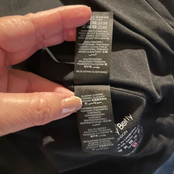 Sweaty Betty Breathe Easy Run Vest - Black - Picture 7 of 9